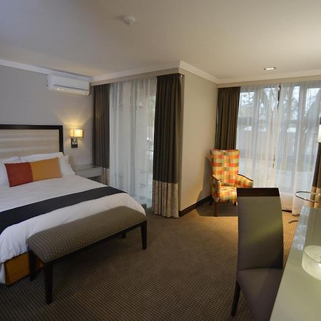 Regent Hotel City 哈博罗内 外观 照片